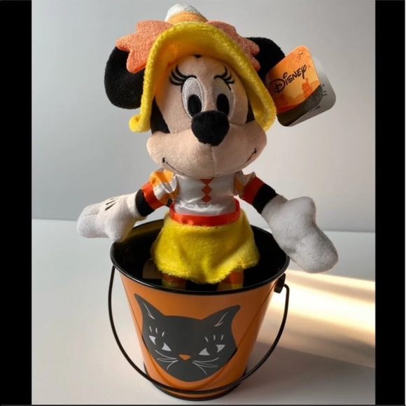 Minnie Mouse Candy Corn